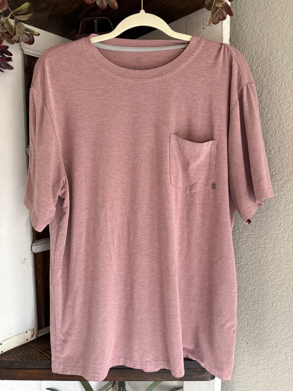 Free Fly Apparel Men's Short Sleeve Pocket Tee in Dusty Rose